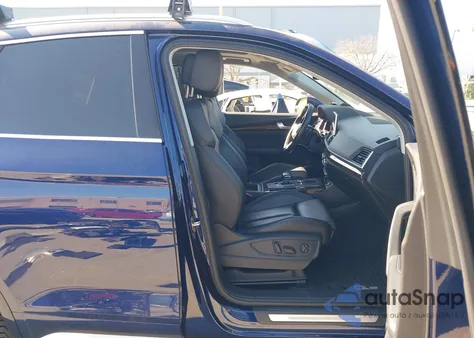 2018 Audi Q5 2.0T Premium/2.0T Tech Premium z USA, uszkodzony, nr VIN WA1BNAFY8J2120366